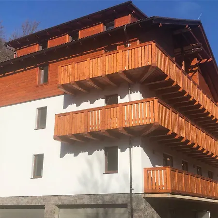 Apartmanovy Dom Poludnica - Chopok Juh 塔莱