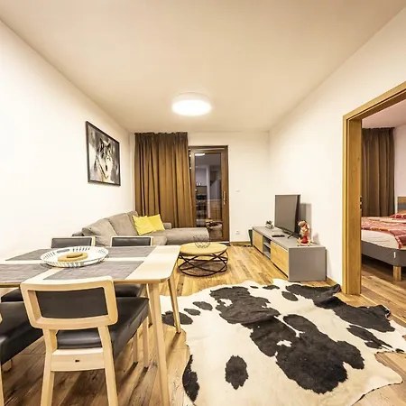 Apartmanovy Dom Poludnica - Chopok Juh Guest house