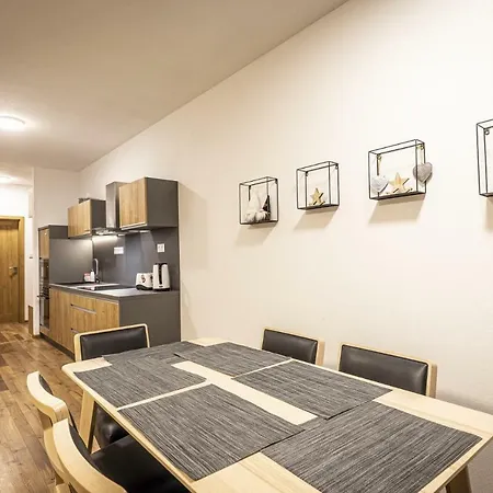 Apartmanovy Dom Poludnica - Chopok Juh 招待所