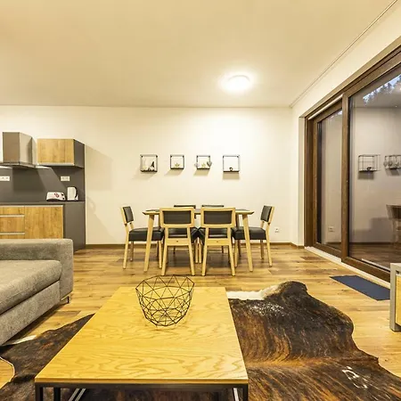 Πανσιόν Apartmanovy Dom Poludnica - Chopok Juh
