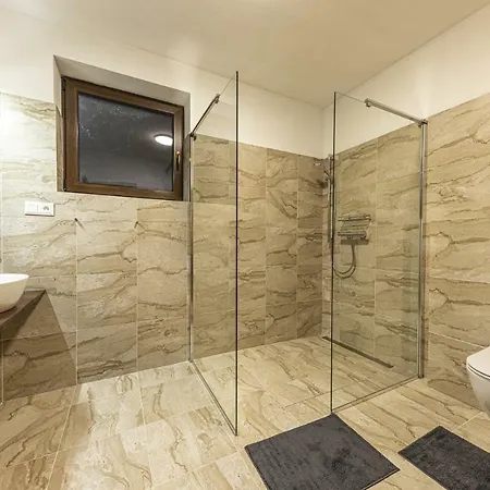 Apartmanovy Dom Poludnica - Chopok Juh Guest house 4*