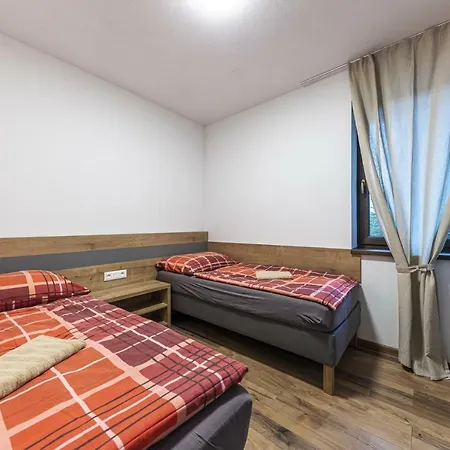 Apartmanovy Dom Poludnica - Chopok Juh 4* 塔莱