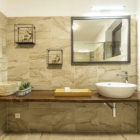 Apartmanovy Dom Poludnica - Chopok Juh 4*