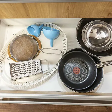 Apartmanovy Dom Poludnica - Chopok Juh 招待所 塔莱